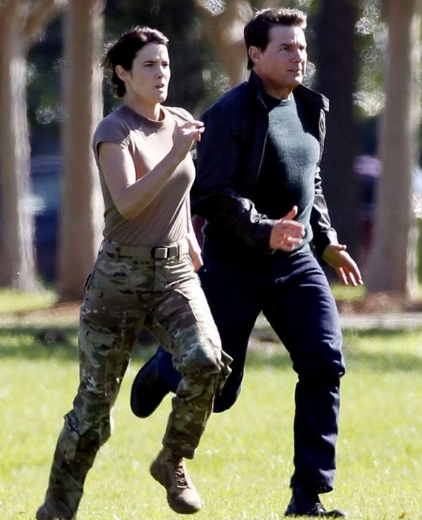 Tom Cruise a Cobie Smulders